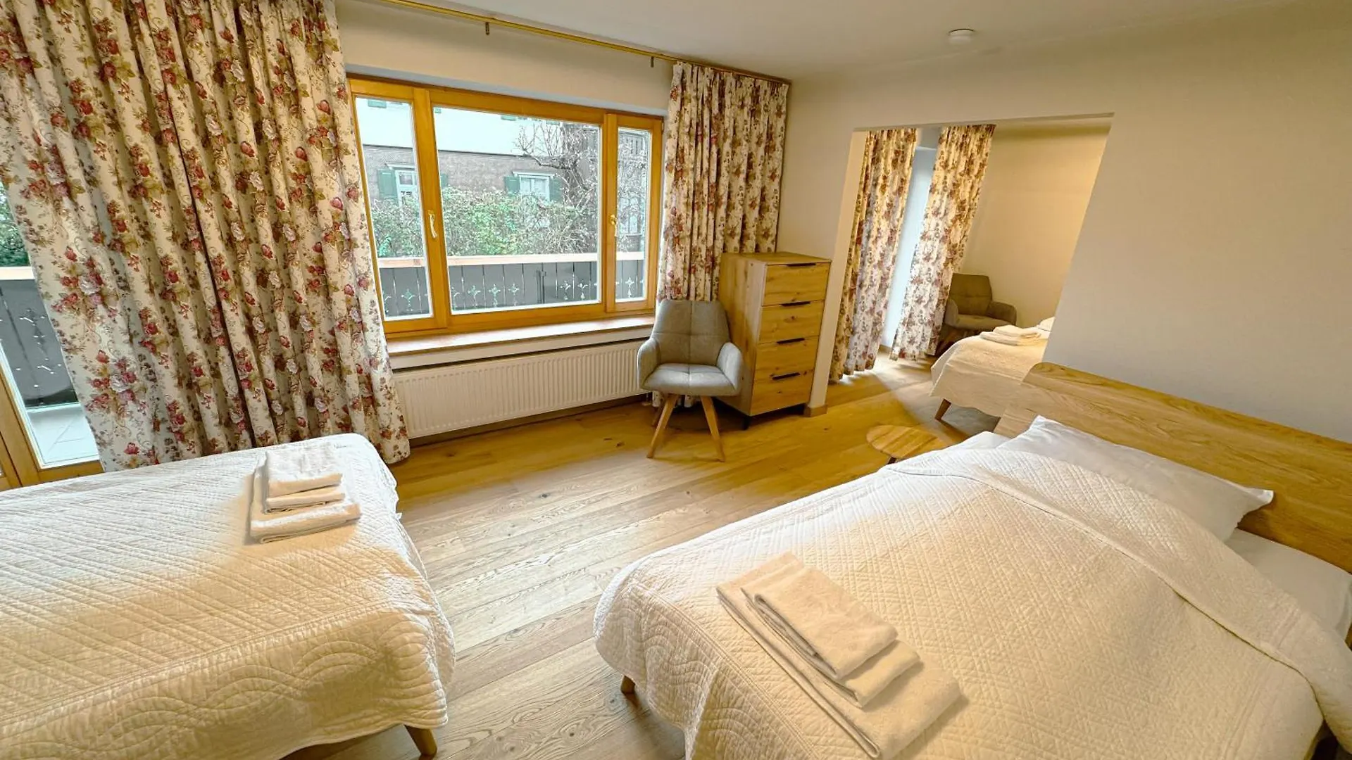 Villa Paula Garmisch-Partenkirchen 0*,  Německo